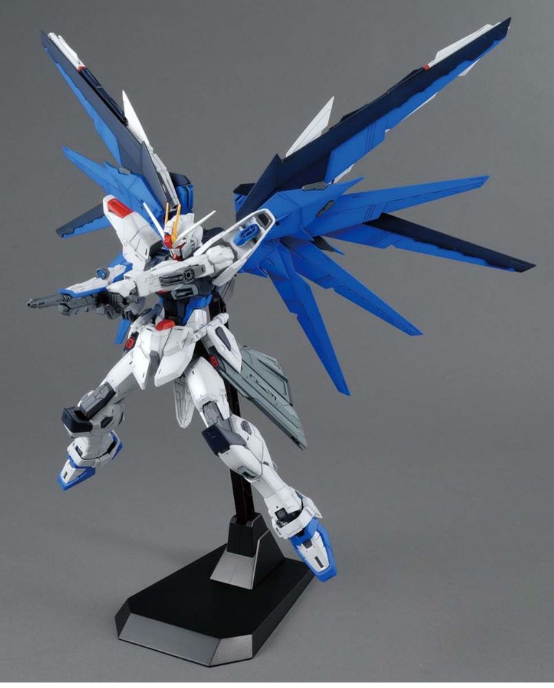 MG 1/100 Freedom Gundam Ver.2.0