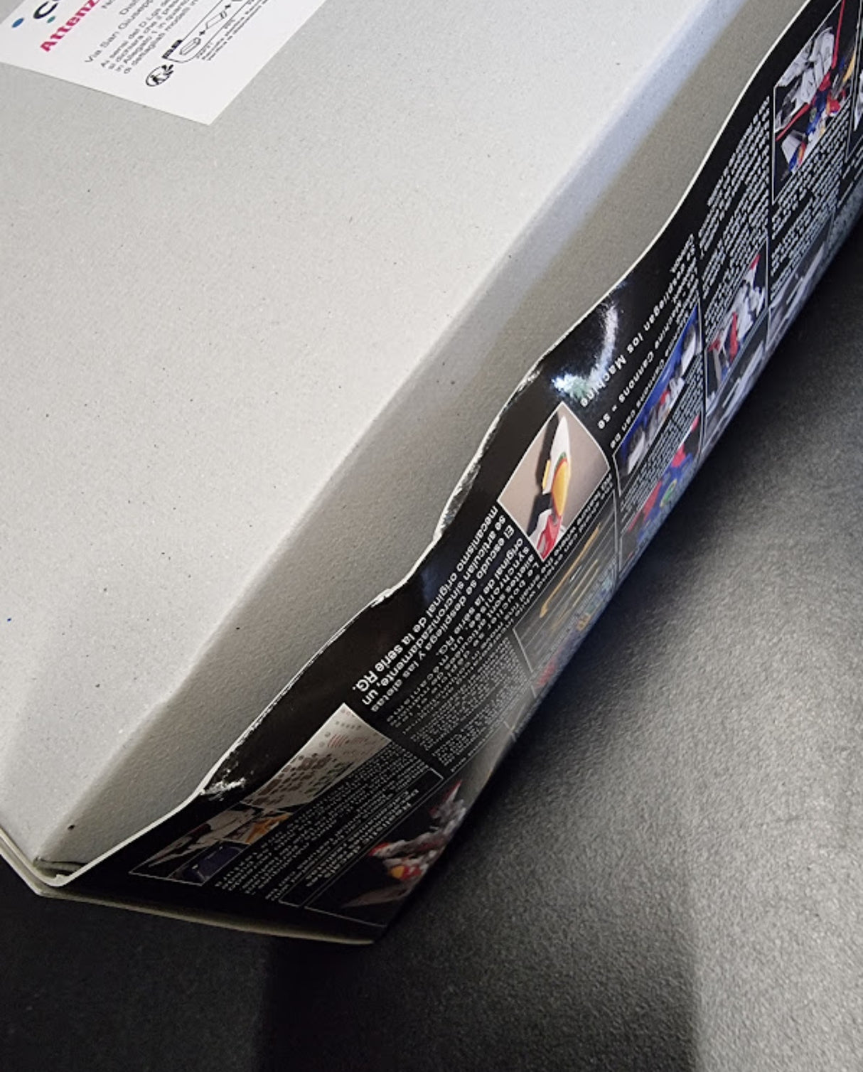 RG 1/144 Wing Gundam Zero - Damaged Box (1)