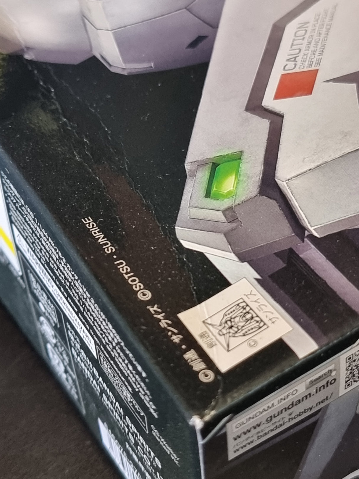 RG 1/144 RX-78-2 Gundam Ver.2.0 - Damaged Box