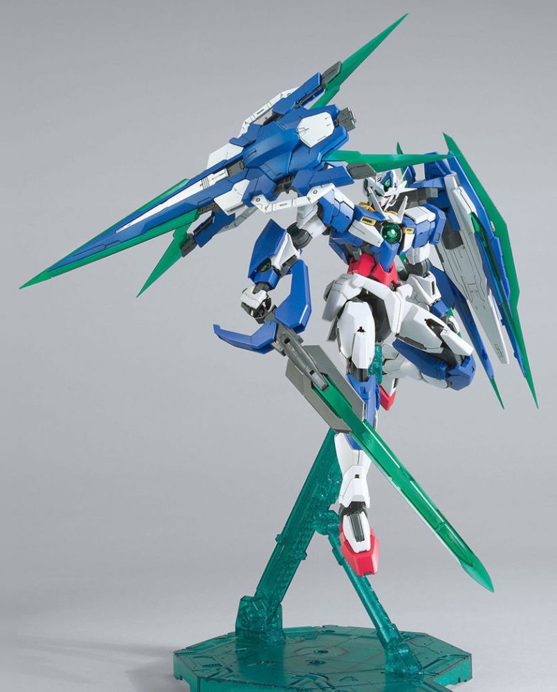 Maquette Gundam Gunpla MG 1/100 OO Qan [T] Full Saber - Modèle à Monter - Série Gundam 00 - Neuf Sous Blister