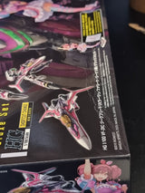 HG 1/100 VF-31C Siegfried (Mirage Farina Jenius) Deluxe Set - Damaged Box (1)