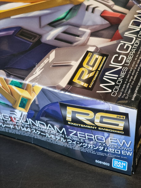 RG 1/144 XXXG-00W0 Wing Gundam Zero EW - Damaged Box (2)